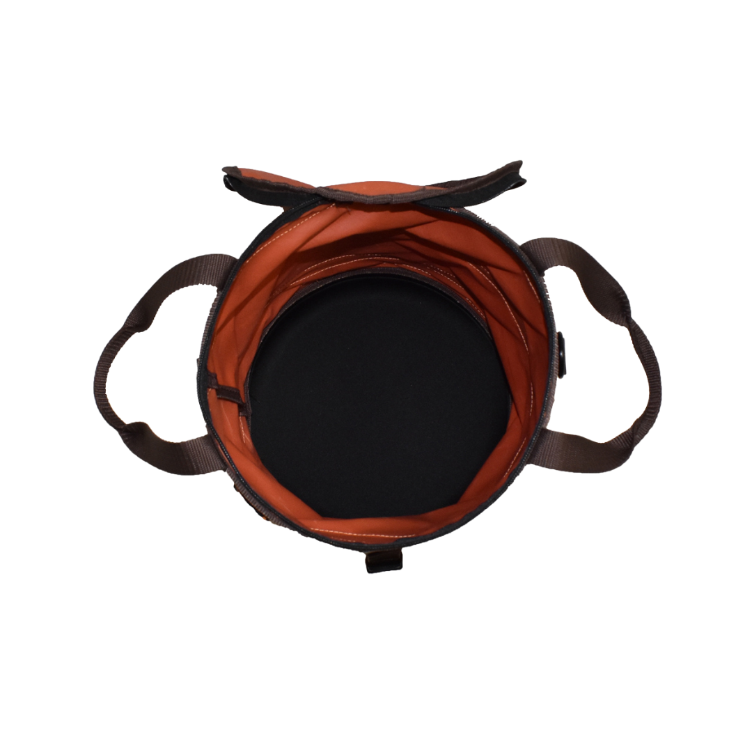 Feed & Retrieve Bucket